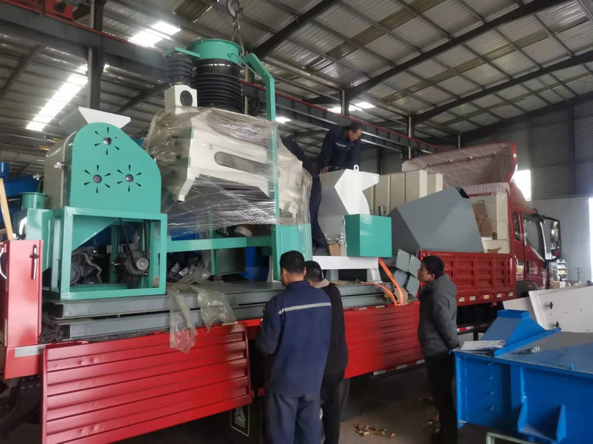 活性炭破碎篩分設備發貨